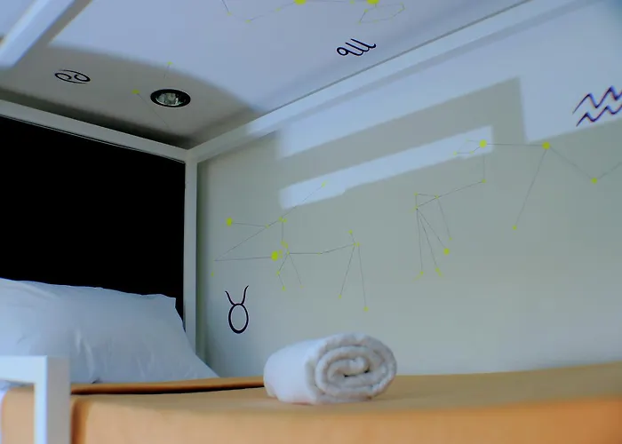 1521 Hostel *