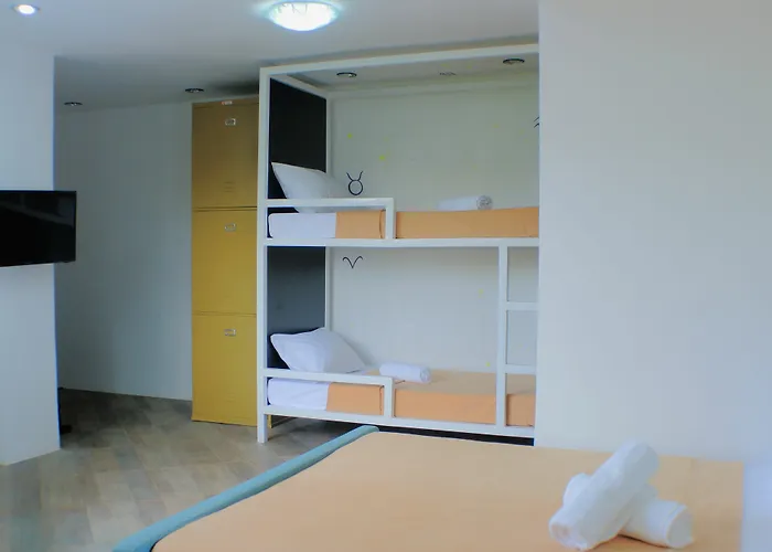 1521 Hostel